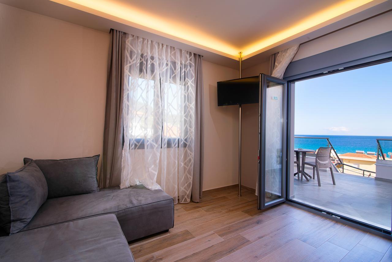 Semiramis Luxury Suites Chrysi Ammoudia ภายนอก รูปภาพ